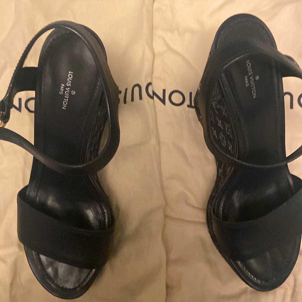 Louis Vuitton sandals size 40 limited addition wore a couple times